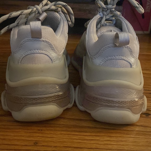 BALENCIAGA
Beige Triple S Sneakers - Picture 9 of 13